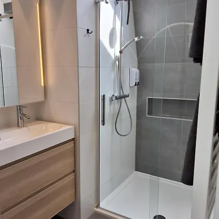 Havenzicht 住宿加早餐酒店 恩克赫伊曾