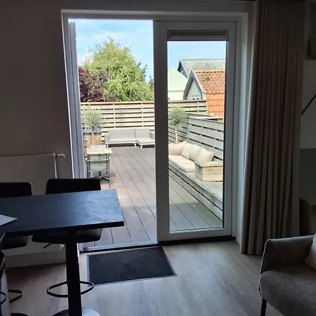 住宿加早餐酒店 Havenzicht 恩克赫伊曾